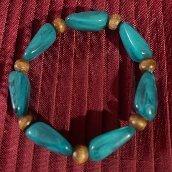 Vintage Jewelry - Vtg Blue Lucite Stretch Bracelet